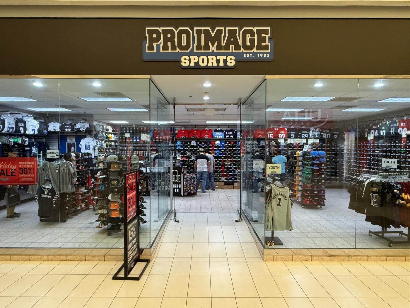 Pro Image Sports retail build-out by MC MTZ Construction